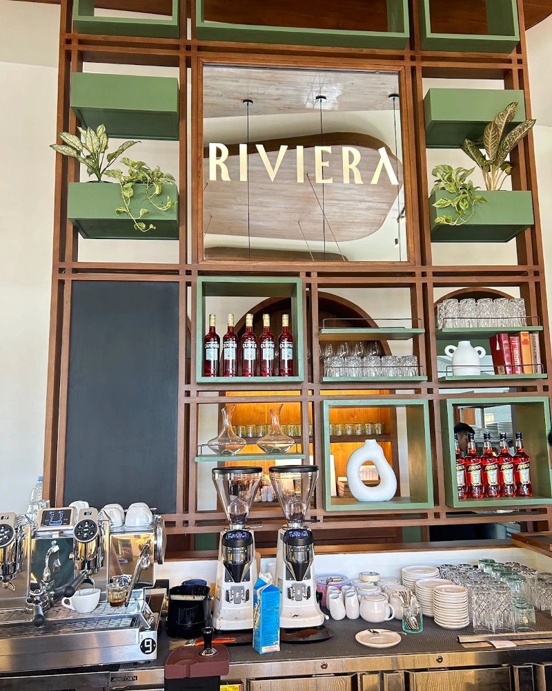 riviera cafe